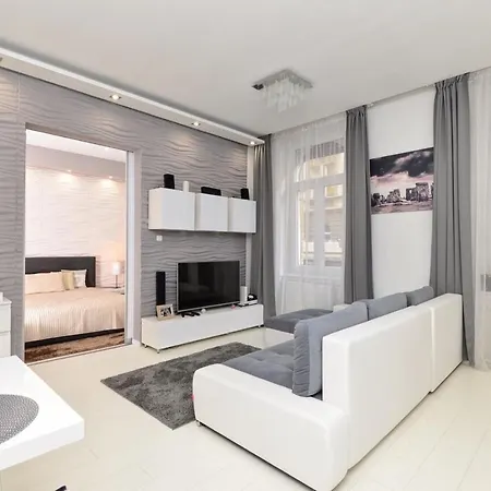 Grey City Comfort 2Br Apartment Near Keleti Budapest Exterior photo